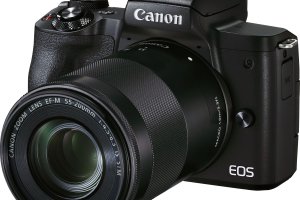 CANON EOS M50 Mark II nera + ob. EF-M 15-45mm IS STM + ob. EF-M 55-200mm IS STM