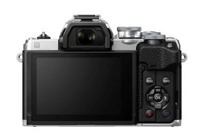 OLYMPUS E-M10 MARK IV silver, kit con ob. M.ZUIKO 14-42mm F3.5‑5.6 EZ PANCAKE